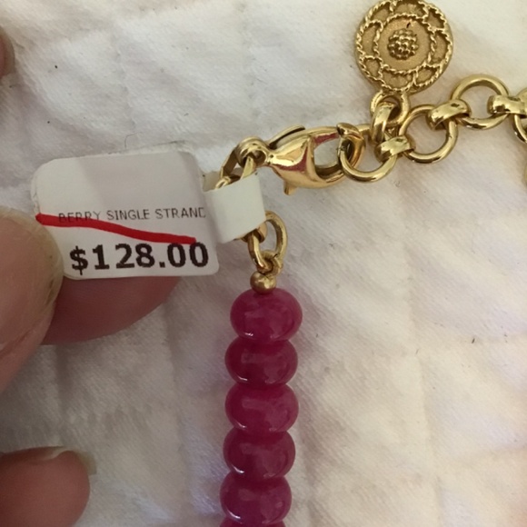 CAPUCINE DE WULF BERRY SINGLE STRAND NECKLACE PINK NWT - Picture 8 of 16